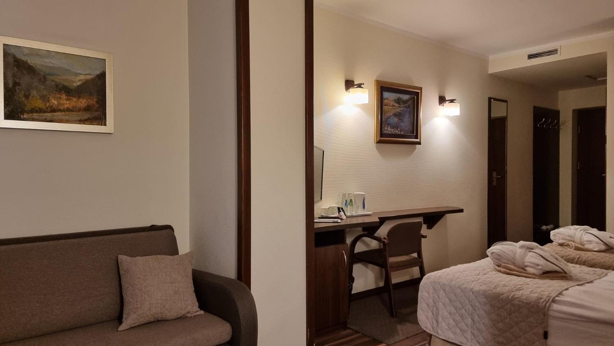 Hotel Nad Przelomem Sromowce Nizne Ngoại thất bức ảnh