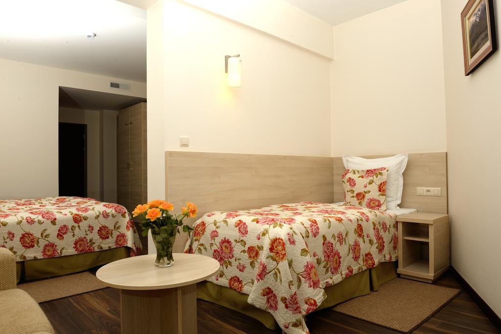 Hotel Nad Przelomem Sromowce Nizne Ngoại thất bức ảnh